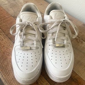 Air Force 1 tennis shoes (chunky)